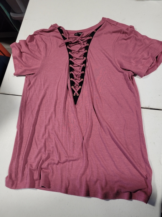 H&M Tops - H&M Rose Pink Lace-Up V-Neck Short Sleeve Top
